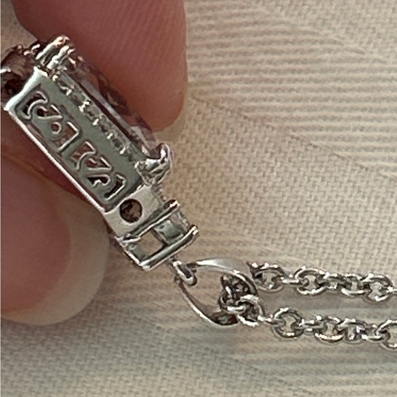 New! Stunning Silver Halo Diamond Necklace - Picture 4 of 9